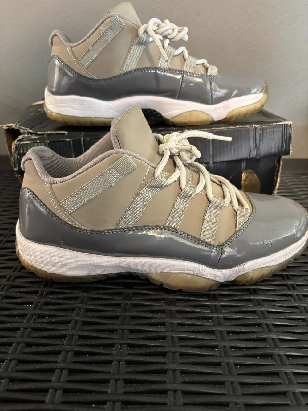 Air Jordan 11 Retro Low 'Cool Grey' Size 9.5 528895-003 CONDITION 9/10